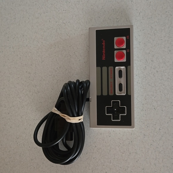 Nintendo controller - Picture 1 of 2